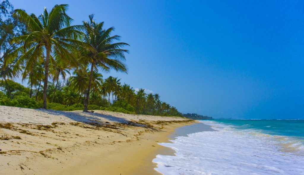 Tiwi Beach